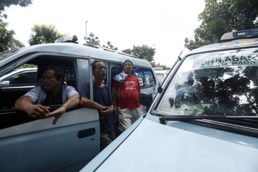 Sopir Angkot Kembali Geruduk Balai Kota - Bagian 5