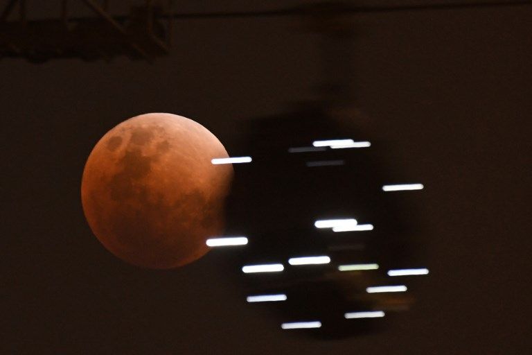 Super Blue Blood Moon Menyapa Bumi - Bagian 6
