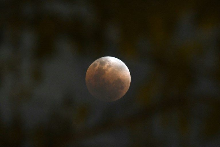 Super Blue Blood Moon Menyapa Bumi - Bagian 8