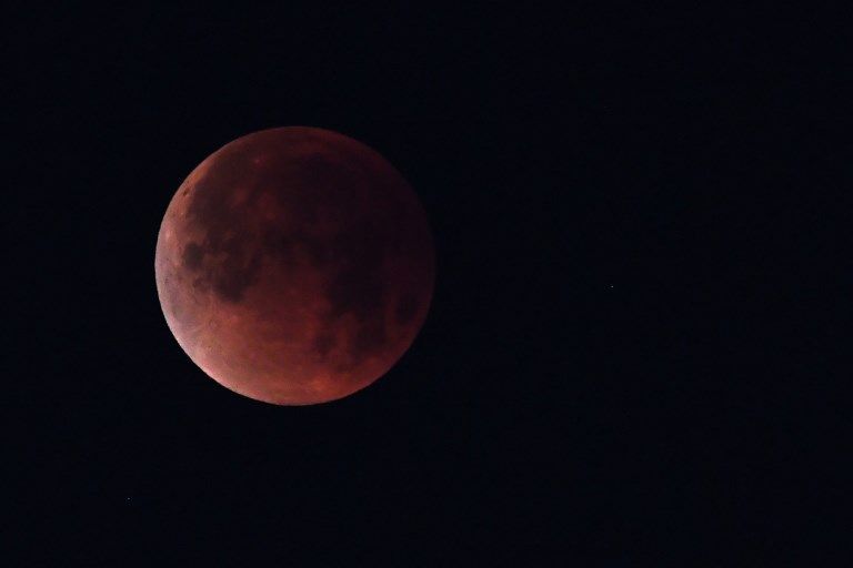 Super Blue Blood Moon Menyapa Bumi - Bagian 11