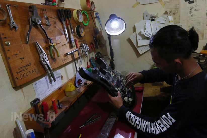 Keren, Gitar Buatan Industri Rumahan Tembus Pasar Luar Negeri - Bagian 5