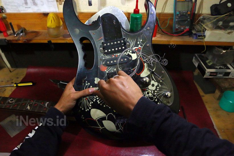 Keren, Gitar Buatan Industri Rumahan Tembus Pasar Luar Negeri - Bagian 4