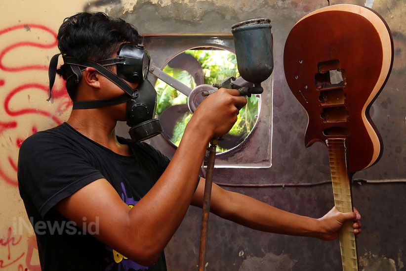 Keren, Gitar Buatan Industri Rumahan Tembus Pasar Luar Negeri - Bagian 3