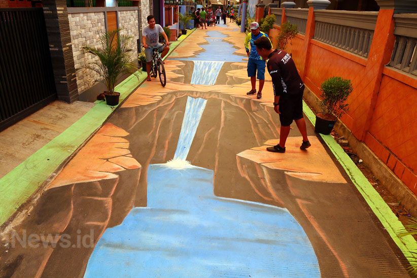 Asyiknya Berfoto di Mural 3 Dimensi - Bagian 5
