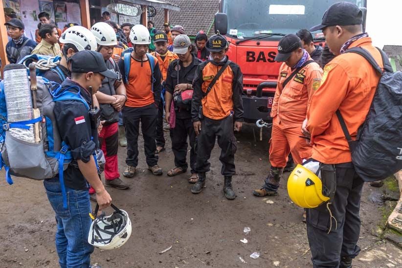 Tim SAR Terus Mencari Warga Selandia Baru yang Hilang di Gunung Merbabu - Bagian 1