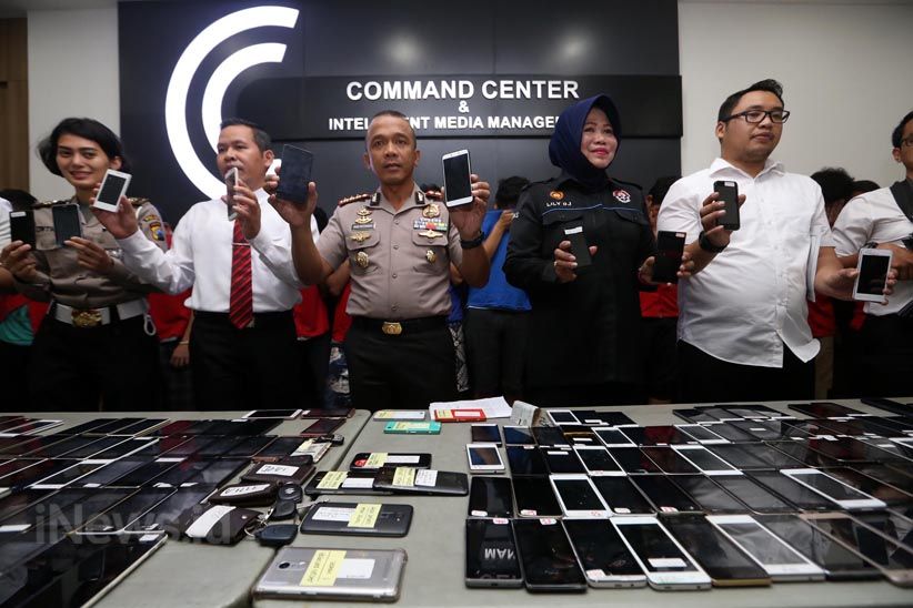 Bawa 'Tuyul', 16 Driver Taksi Online Ditangkap Aparat Polrestabes Surabaya - Bagian 2