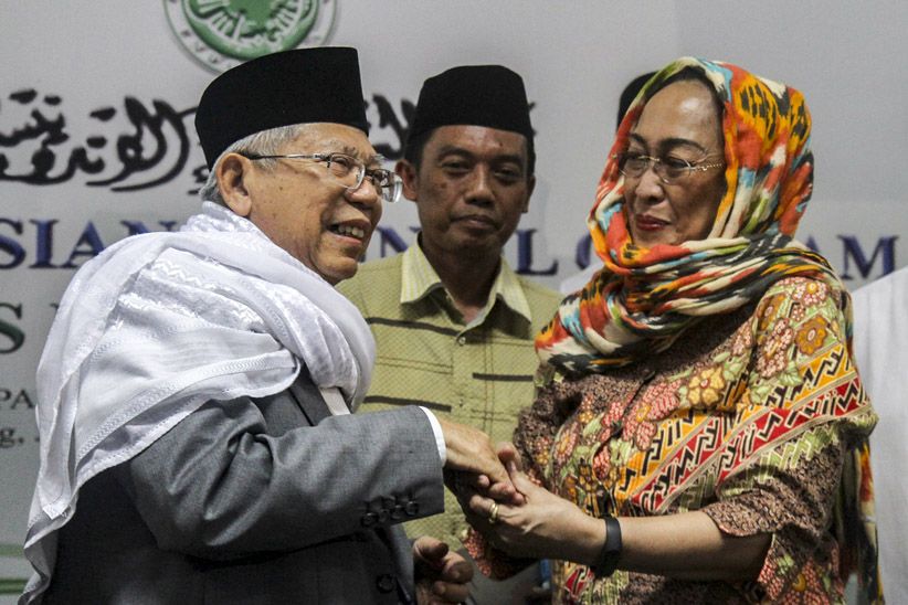 Minta Maaf, Sukmawati Cium Tangan Ketua MUI - Bagian 2
