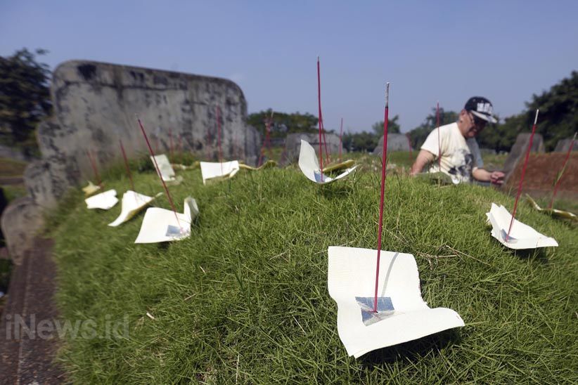 Perayaan Tradisi Ceng Beng di Tanah Kusir Berlangsung Sepi - Bagian 4