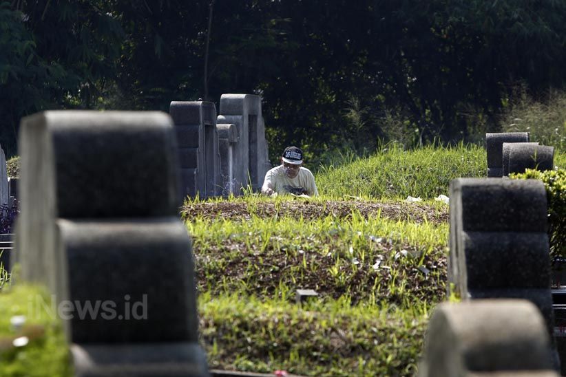 Perayaan Tradisi Ceng Beng di Tanah Kusir Berlangsung Sepi - Bagian 5