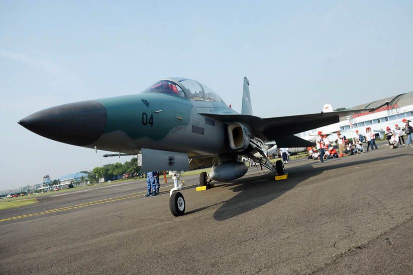 Atraksi Jupiter Aerobatic Team Ramaikan Pesta Rakyat TNI AU - Bagian 4