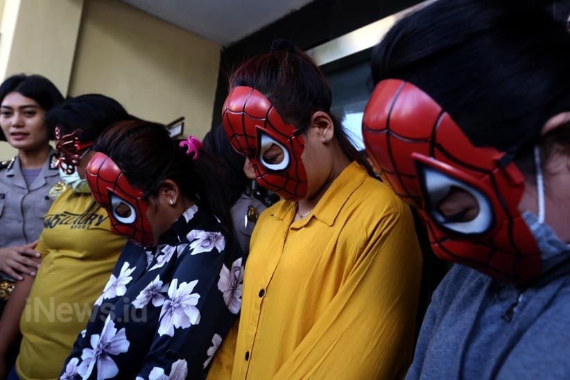 Tawarkan Jasa Seks via Facebook, 4 Perempuan Ditangkap Polisi - Bagian 3