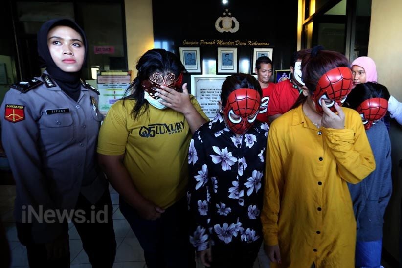 Tawarkan Jasa Seks via Facebook, 4 Perempuan Ditangkap Polisi - Bagian 2