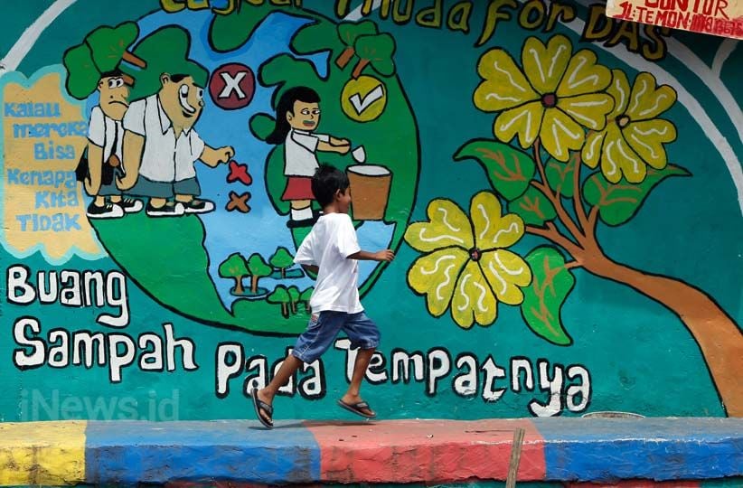 Warna-Warni Tepi Sungai Sekanak Jadi Destinasi Wisata - Bagian 10