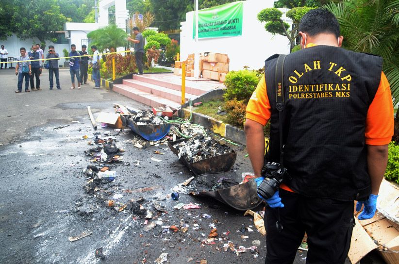 Barang Bukti Hasil Kejahatan Meledak saat Dimusnahkan - Bagian 1