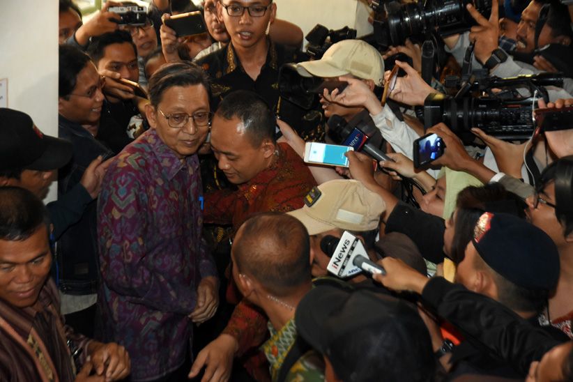 Boediono Tanggapi Kasus Korupsi Bank Century - Bagian 2