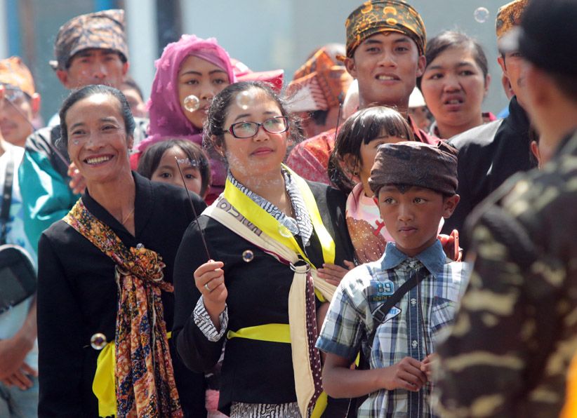 Ribuan Warga Gelar Ritual Grebeg Tengger Tirto Aji - Bagian 5