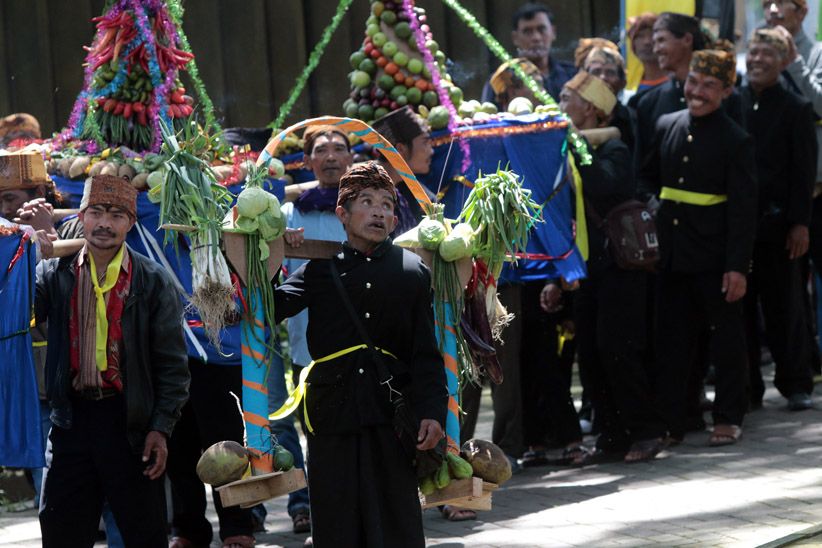 Ribuan Warga Gelar Ritual Grebeg Tengger Tirto Aji - Bagian 2