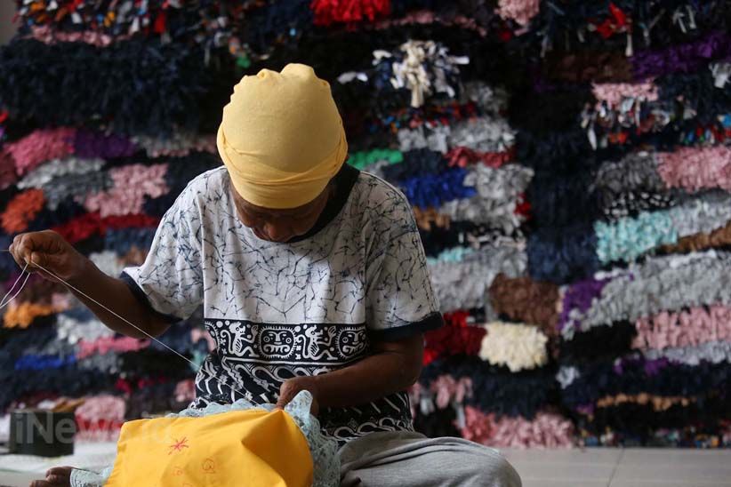 Penyandang Masalah Kesejahteraan Sosial Dibekali Latihan Kerajinan Tangan  - Bagian 6