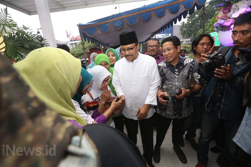 Rumah Gus Ipul-Mbak Puti untuk Menampung Aspirasi Warga Jawa Timur - Bagian 5