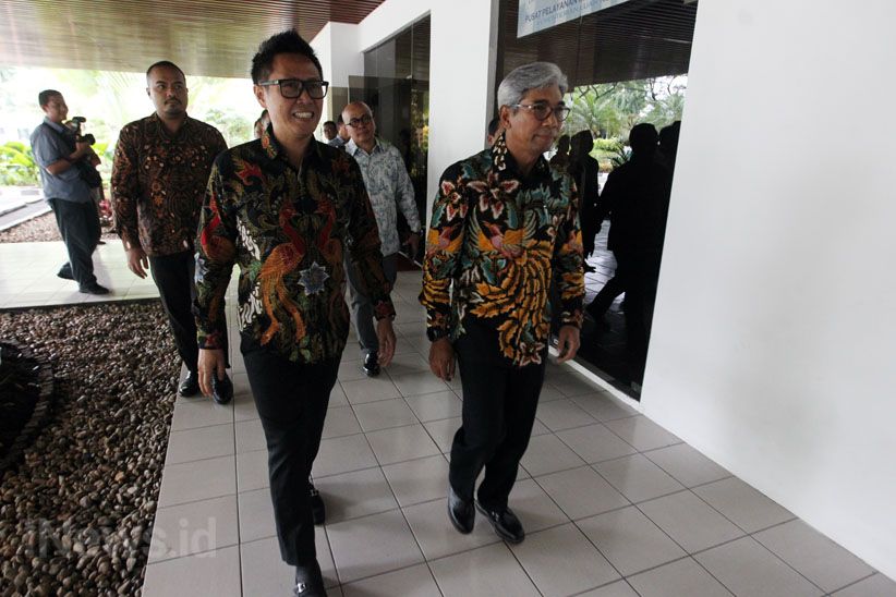 Rekan Seprofesi Ditahan di Hongkong, Komedian Datangi Kemenlu - Bagian 4