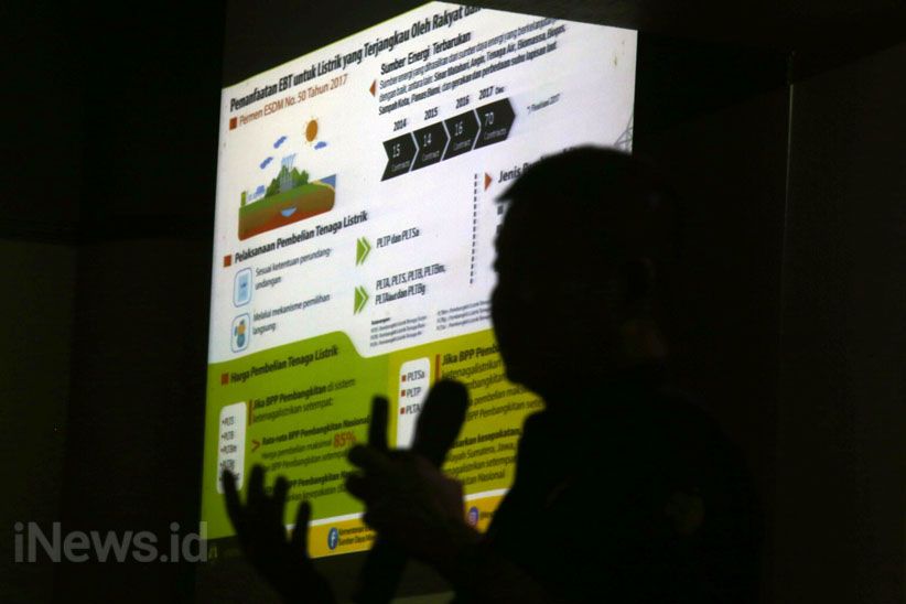 Menteri ESDM Jajal Mobil Listrik Ezzy  - Bagian 6