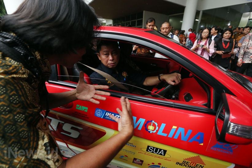 Menteri ESDM Jajal Mobil Listrik Ezzy  - Bagian 2