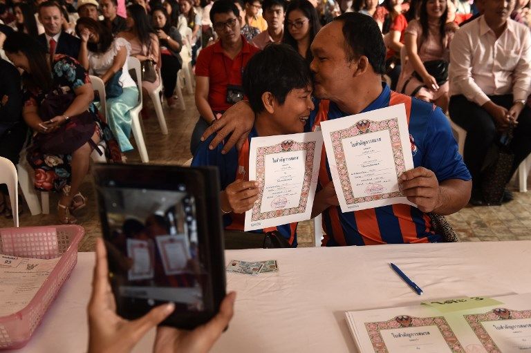 Hari Valentine, Ratusan Pasangan Nikah Massal di Thailand - Bagian 4