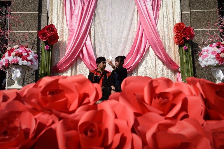 Hari Valentine, Ratusan Pasangan Nikah Massal di Thailand - Bagian 7