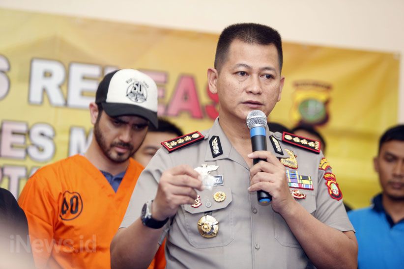 Ekspresi Fachri Albar Saat Ditangkap Polisi karena Narkoba - Bagian 2