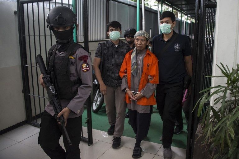 Otak Teror Bom Thamrin Jalani Sidang Perdana - Bagian 4