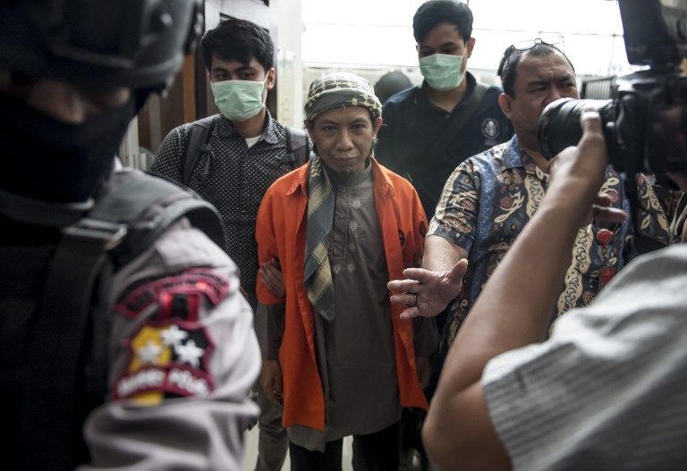 Otak Teror Bom Thamrin Jalani Sidang Perdana - Bagian 3