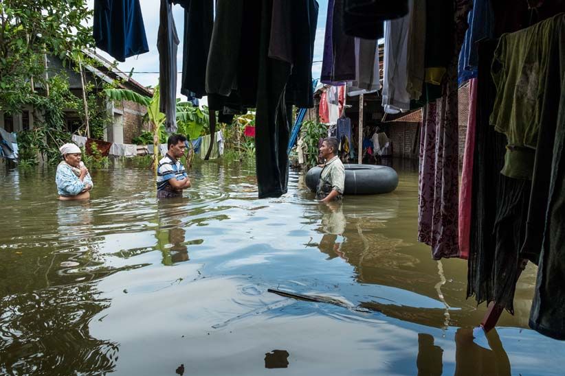 Sungai Dombo Meluap, Warga Terdampak Banjir Demak Bertambah - Bagian 2