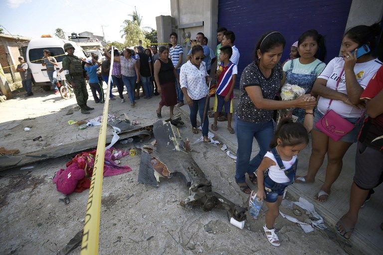 Helikopter yang Ditumpangi Menteri Meksiko Jatuh, 13 Orang Tewas - Bagian 12