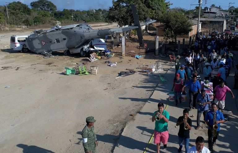 Helikopter yang Ditumpangi Menteri Meksiko Jatuh, 13 Orang Tewas - Bagian 7