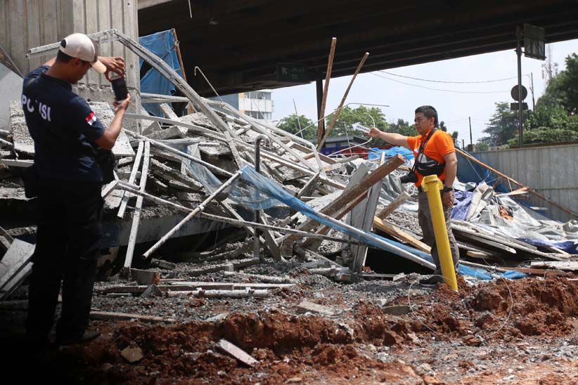 Suasana Lokasi Proyek Tiang Pancang Tol Becakayu Pascaroboh - Bagian 2