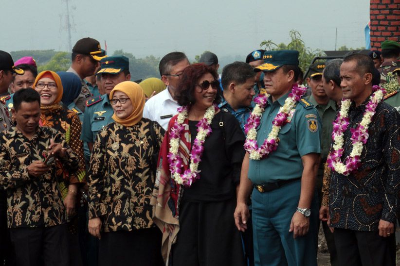 KSAL dan Menteri Susi Resmikan Sarana Pembekalan Keterampilan TNI AL - Bagian 4