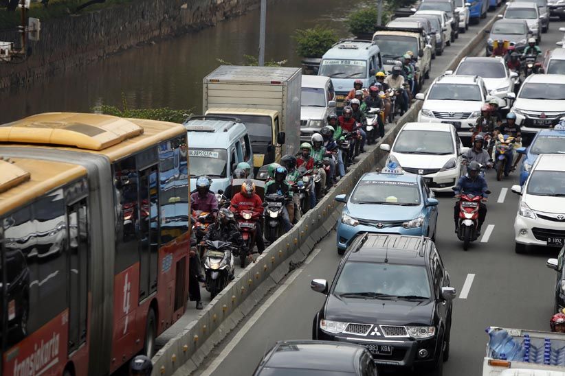 Arus Lalu Lintas Dialihkan, Begini Suasana Luar Sidang PK Ahok - Bagian 2