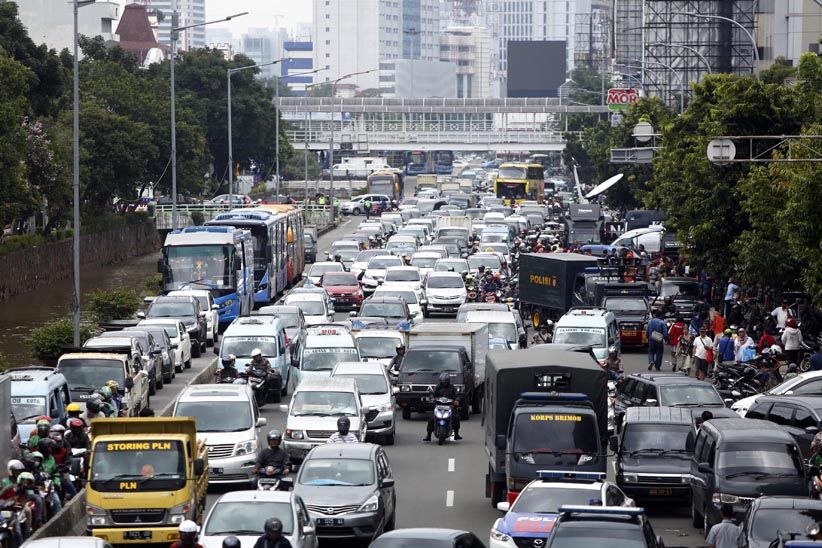 Arus Lalu Lintas Dialihkan, Begini Suasana Luar Sidang PK Ahok - Bagian 3