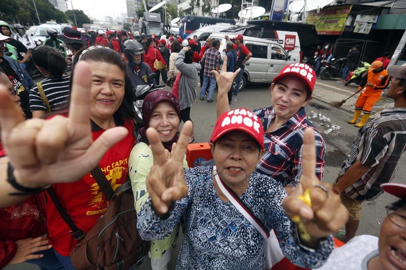 Arus Lalu Lintas Dialihkan, Begini Suasana Luar Sidang PK Ahok - Bagian 6