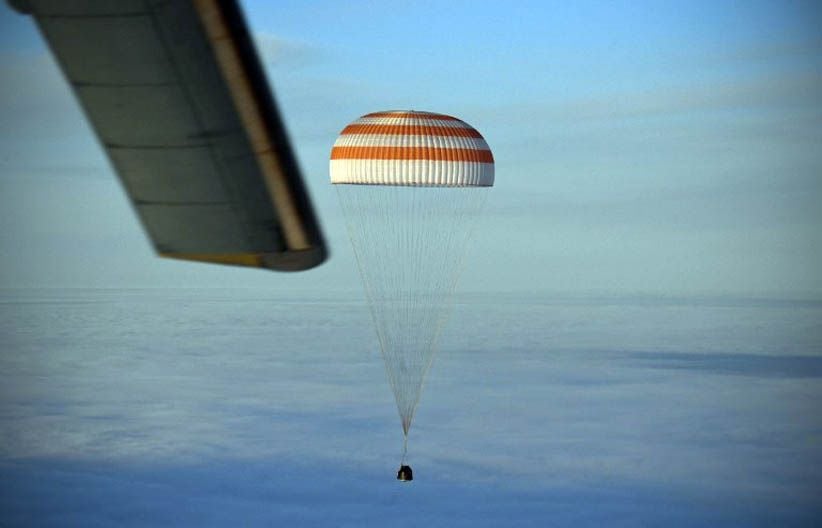 3 Astronot Sukses Mendarat ke Bumi - Bagian 4