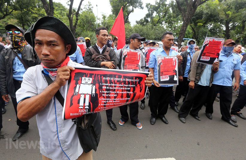 Ratusan Buruh dan Pekerja BUMN Tuntut Hapus Outsourcing - Bagian 3