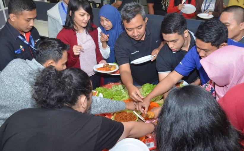 Ulang Tahun Ke-11, Okezone Beri Santunan Anak Yatim - Bagian 6