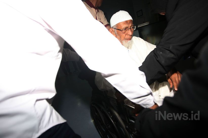 Ustaz Abu Bakar Ba'asyir Jalani Perawatan Medis di RSCM - Bagian 5