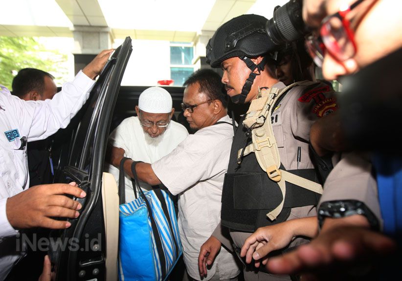 Ustaz Abu Bakar Ba'asyir Jalani Perawatan Medis di RSCM - Bagian 2