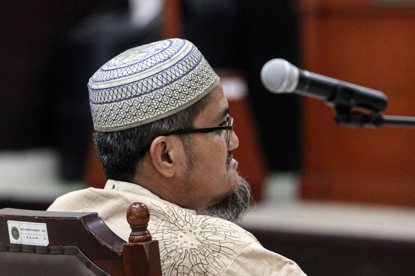 Terbukti Bersalah, Jonru Divonis 1 Tahun 6 Bulan Penjara - Bagian 3