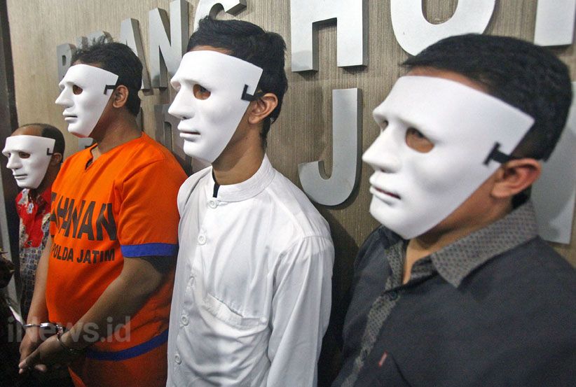 Polda Jatim Bongkar Jaringan The Family Muslim Cyber Army - Bagian 1