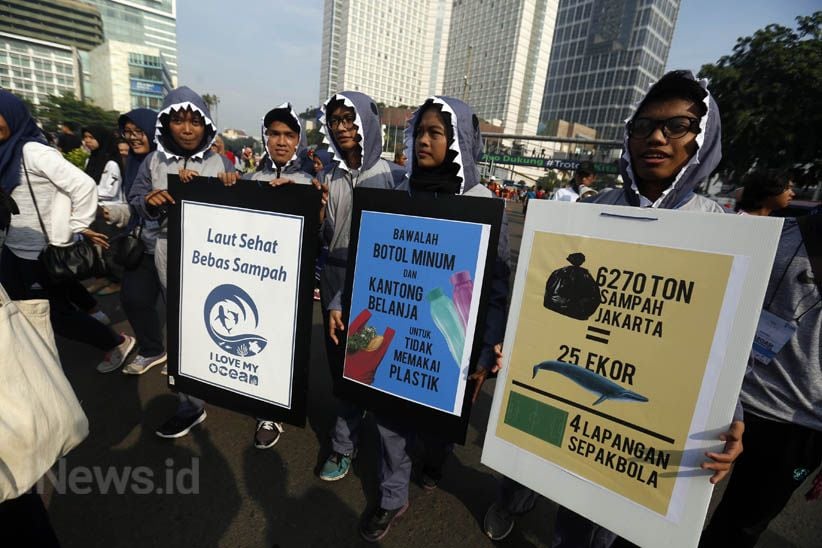 Mahasiswa Gelar Aksi Peduli Kelestarian Laut - Bagian 1