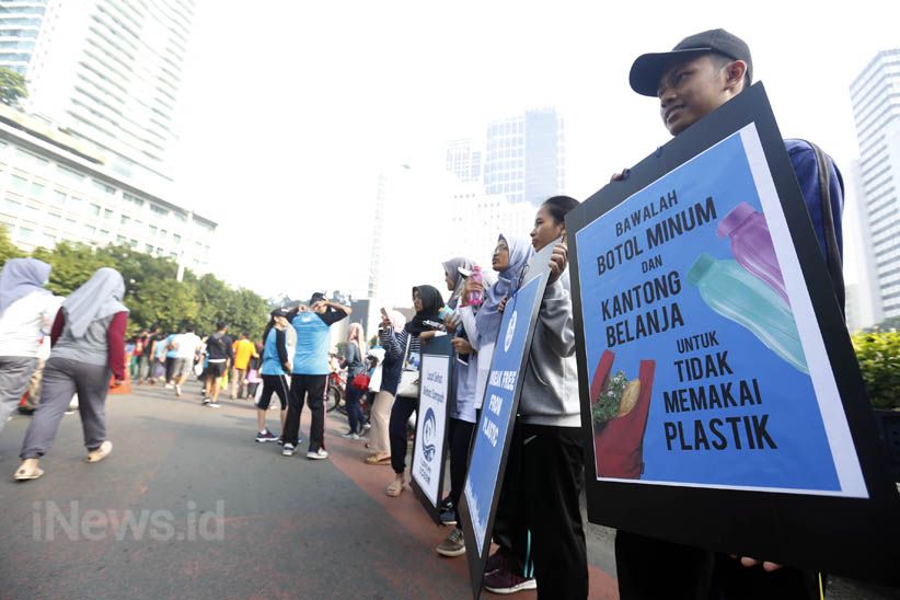 Mahasiswa Gelar Aksi Peduli Kelestarian Laut - Bagian 2