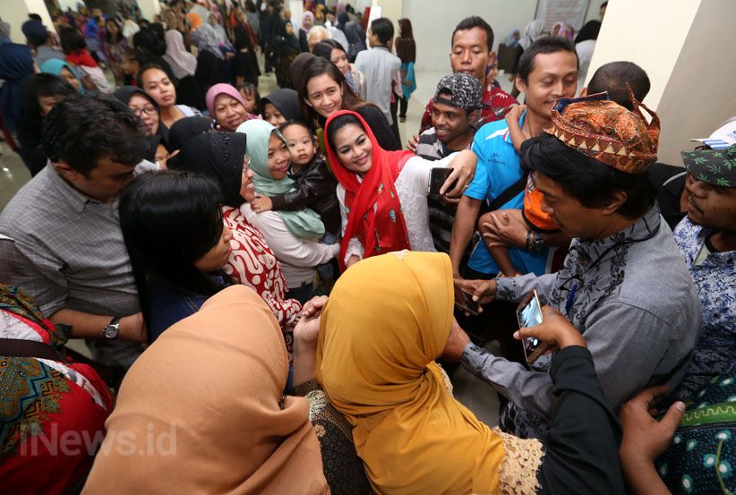 Puti Guntur dan Tri Rismaharini Dukung Program Pahlawan Ekonomi  - Bagian 7