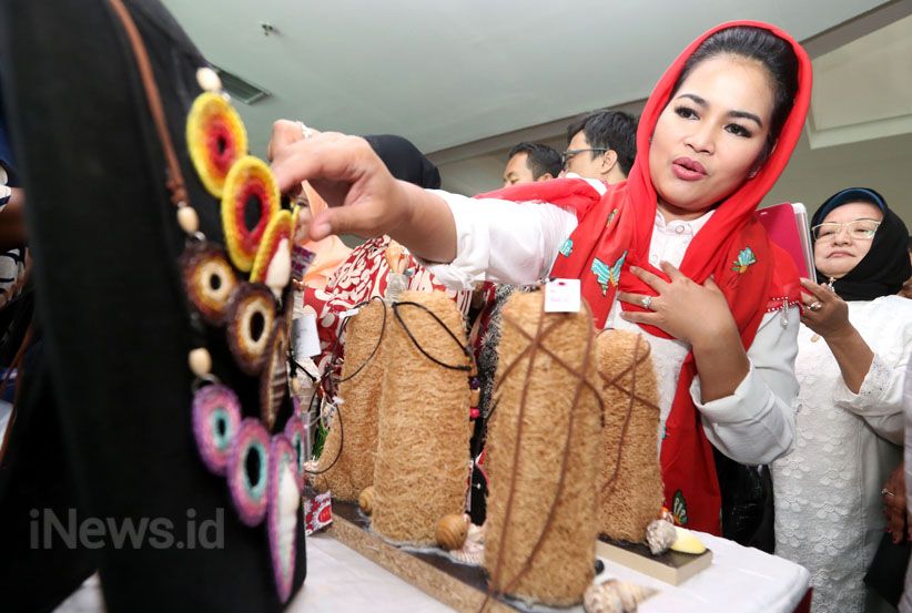 Puti Guntur dan Tri Rismaharini Dukung Program Pahlawan Ekonomi  - Bagian 6